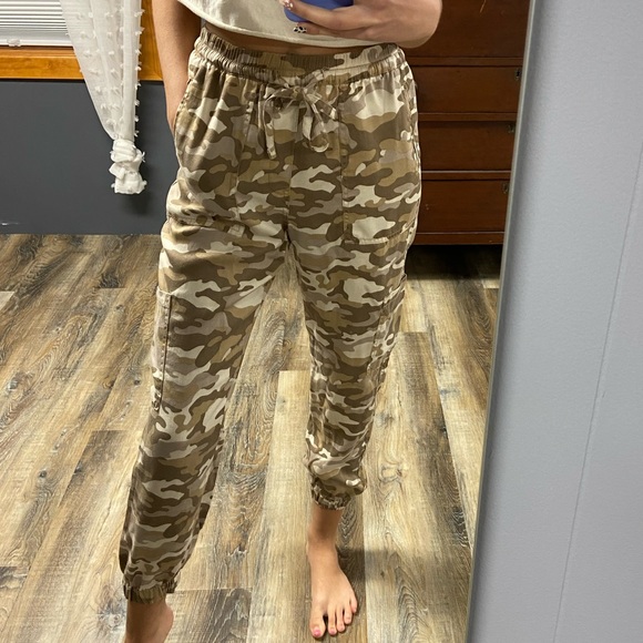 Pants - Camo Joggers